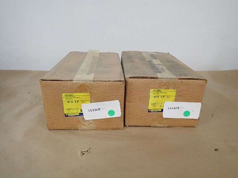 Lot of (2) Square D 40A Circuit Breakers