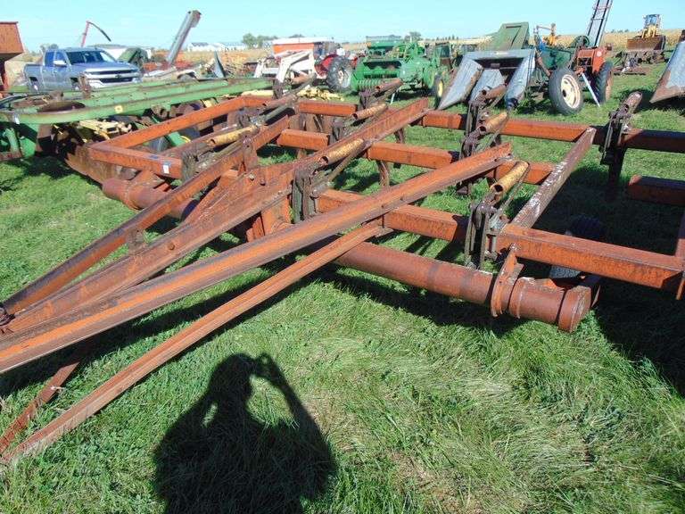 10 SHANK CHISEL PLOW