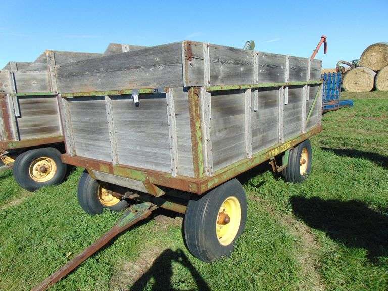 JD BARGE BOX, W/HOIST ON JD 6 BOLT RUNNING GEAR