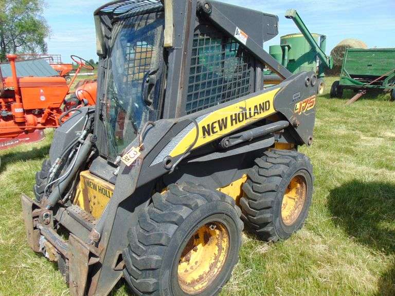 NH L175 DIESEL SKID STEER - ENCLOSED CAB, - RUNS