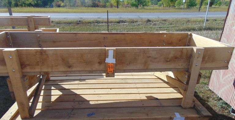 AMISH BUILT - 40" X 9½' FEED BUNK