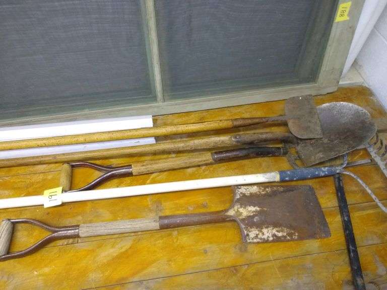 SHOVELS, RAKE, FORK Ziemer Hilbrands Auctions