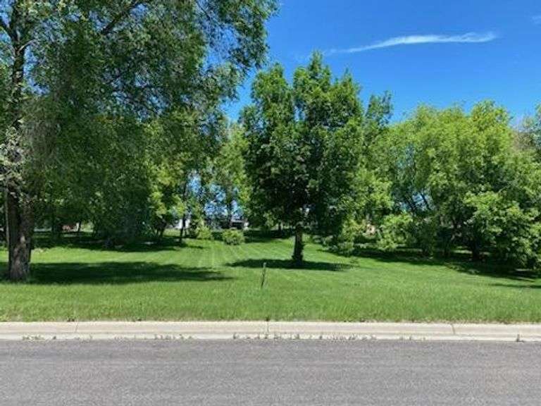 FOUR EAST OF WILLMAR PRIME REAL ESTATE LOT, WILLMAR MN, ONLINE ONLY