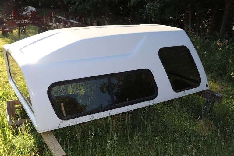 FIBERGLASS 8FT PICKUP TOPPER