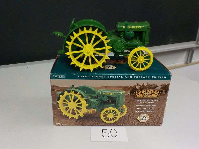 JOHN DEERE MODEL D TRACTOR 75TH ANNIVERSARY 1/16 SCALE DIE CAST METAL NIB