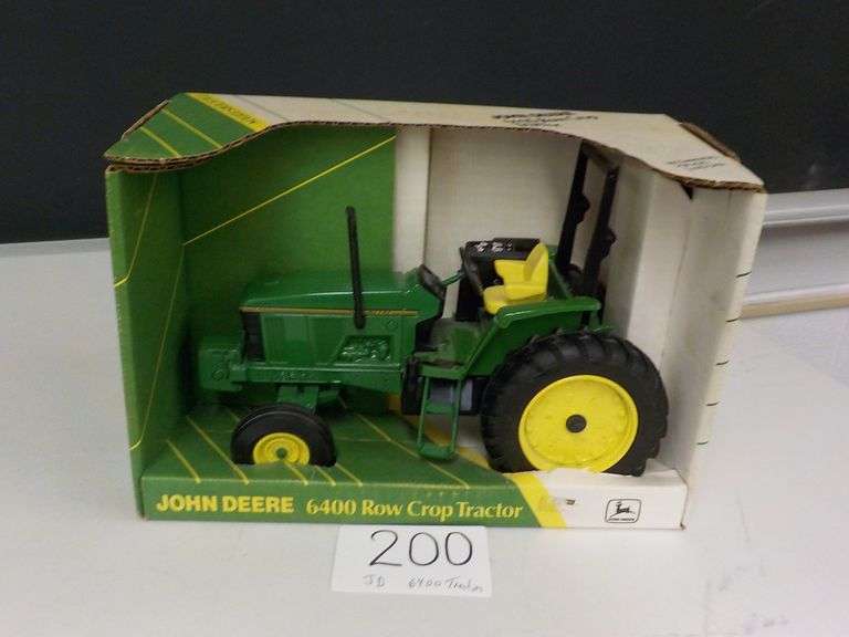 JOHN DEERE 6400 ROW CROP TRACTOR 1/16 DIE CAST METAL NIB