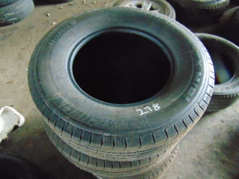 MICHELIN LT225/75R16