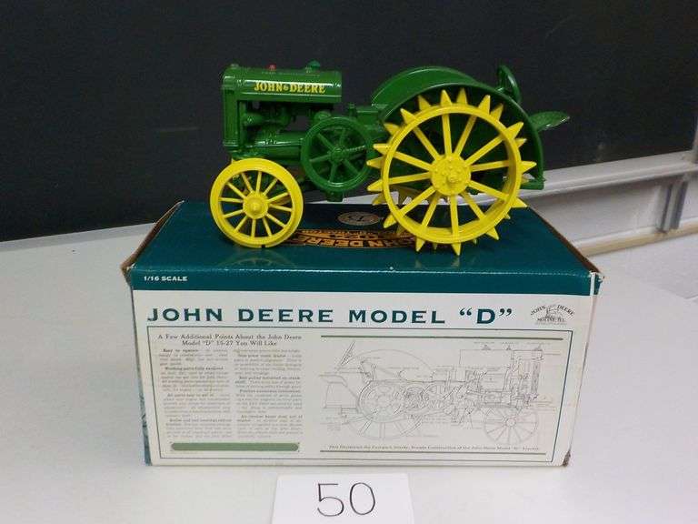 JOHN DEERE MODEL D TRACTOR 75TH ANNIVERSARY 1/16 SCALE DIE CAST METAL NIB