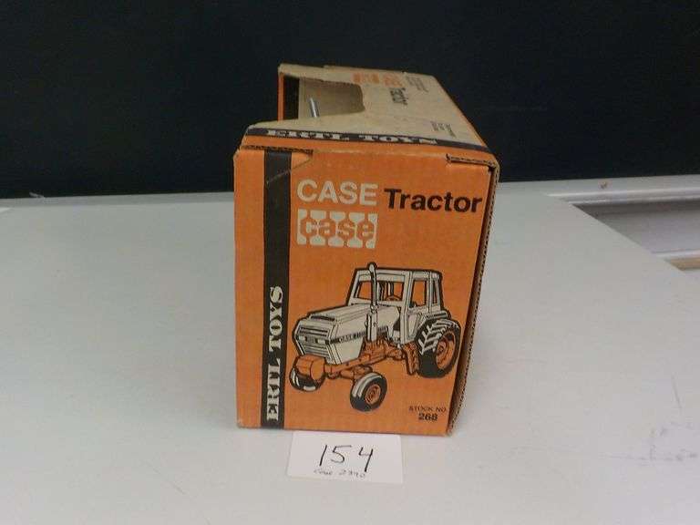 CASE 2390 TRACTOR 1/16 DIE CAST METAL NIB