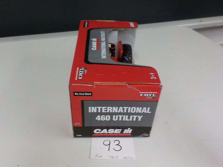 INTERNATIONAL 460 UTILITY DIE CAST METAL 1/16 SCALE NIB