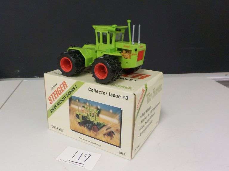 STEIGER SUPER WILD CAT TRACTOR 1/32 DIE CAST NIB