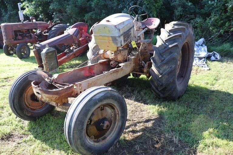 MASSEY HARRIS 55 GAS TRACTOR FOR PARTS W ENGINE, GOOD MANIFOLD, OLDER REBUILT HEAD