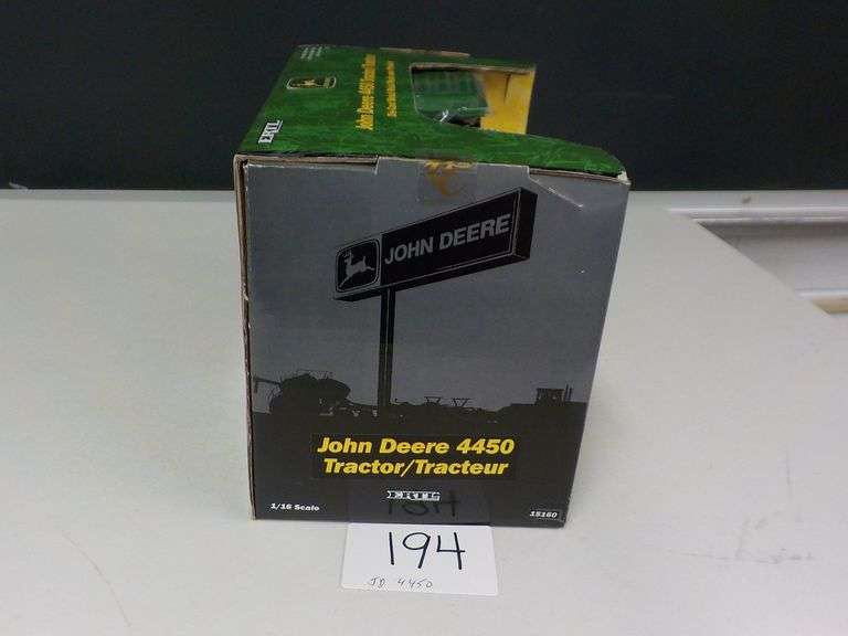 JOHN DEERE 4450 TRACTOR DIE CASR METAL 1/16 NIB