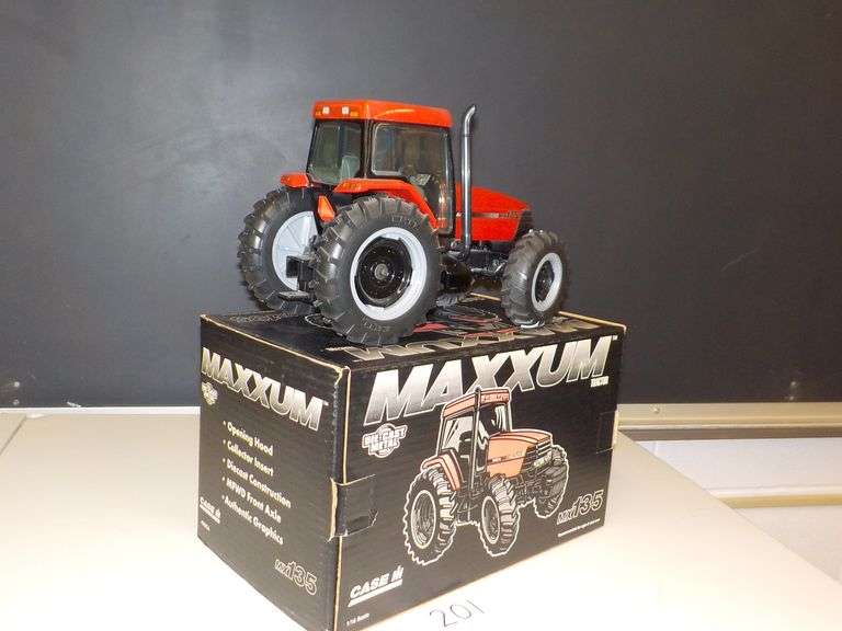 CASE IH MX 135 TRACTOR DIE CAST METAL 1/16 NIB