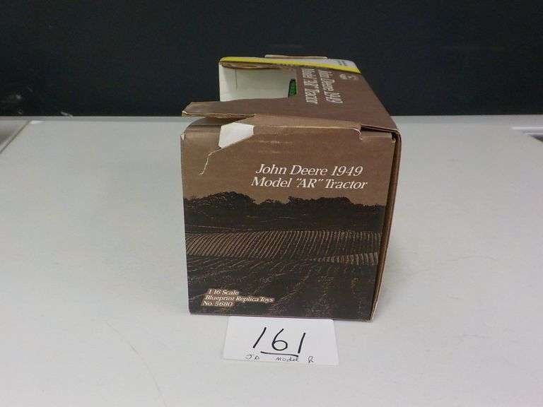 JOHN DEERE MODEL R DIE CAST METAL 1/16 NIB