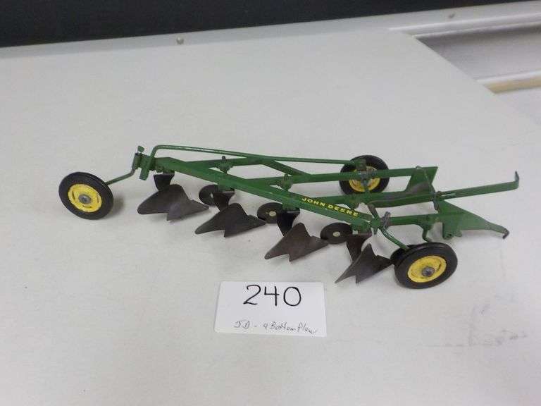 JOHN DEERE 4 BOTTOM PLOW USED NO BOX