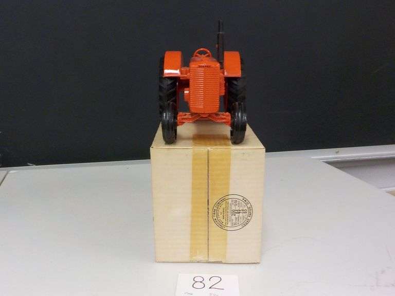 CASE 500 WIDE FRONT NATIONAL FARM TOY SHOW 1985