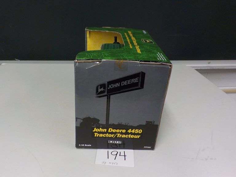 JOHN DEERE 4450 TRACTOR DIE CASR METAL 1/16 NIB
