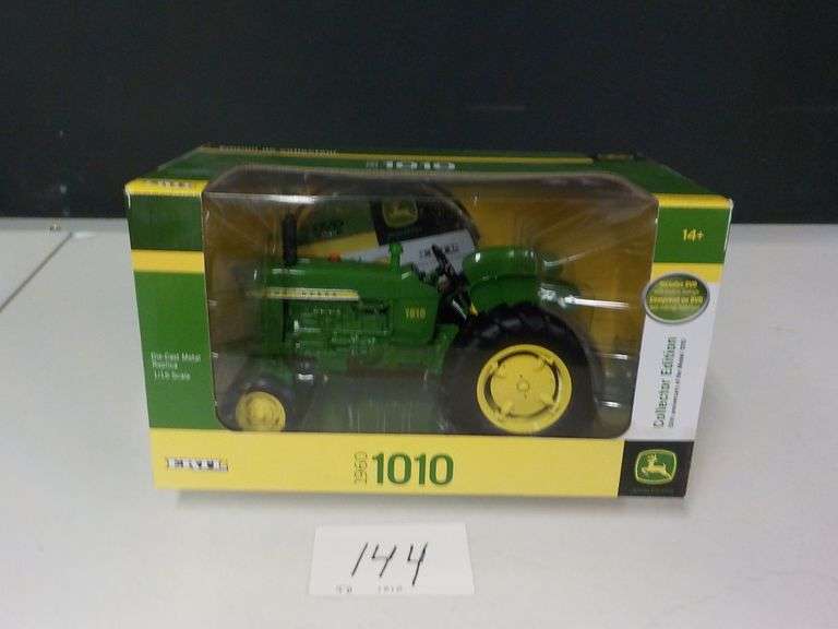JOHN DEERE 1010 TRACTOR COLLECTOR EDITION INCLUDES DVD DIE CAST METAL NIB