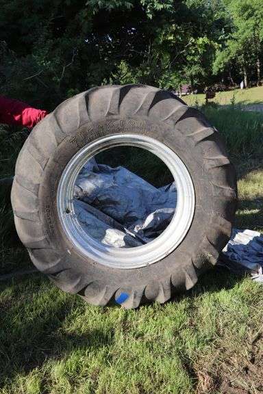 MCCORMICK DEERING WD6 RIM (GOOD CONDITION)