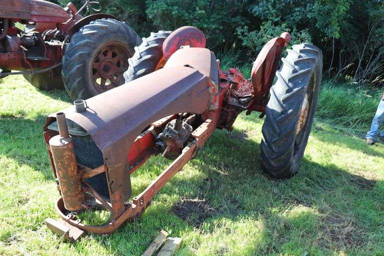 MASSEY HARRIS 44 DIESEL PARTS TRACTOR