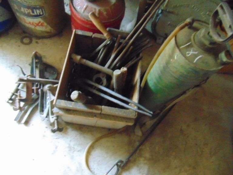 VICES, WELDING WRENCHES AND SPRAYER
