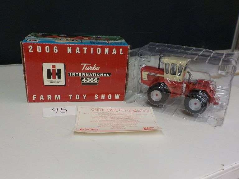 INTERNATIONAL 4366 4WD TRACTOR