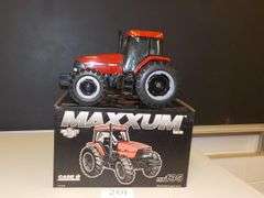 CASE IH MX 135 TRACTOR DIE CAST METAL 1/16 NIB