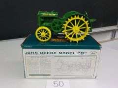 JOHN DEERE MODEL D TRACTOR 75TH ANNIVERSARY 1/16 SCALE DIE CAST METAL NIB