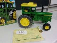 JOHN DEERE 4520 TRACTOR 2001 NATIONAL FARM SHOW TOY