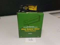 JOHN DEERE 4010 TRACTOR  COLLECTORS EDITION 1/16 SCALE DIE CAST METAL NIB