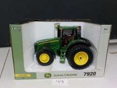 JOHN DEERE 7920 1/16 SCALE DIE CAST METAL COLLECTOR EDITION NIB