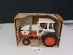 CASE 2390 TRACTOR 1/16 DIE CAST METAL NIB