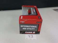 INTERNATIONAL 460 UTILITY DIE CAST METAL 1/16 SCALE NIB