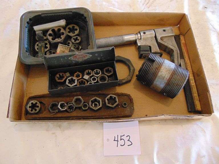 THREAD CHASERS LOT - Ziemer Hilbrands Auctions