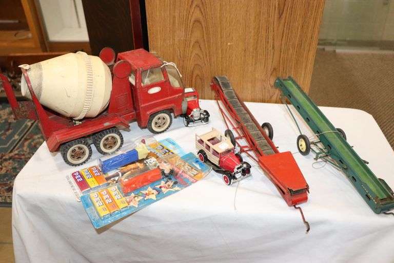 METAL ELEVATORS, TONKA CEMENT TRUCK, PEZ DESPENSERS
