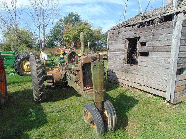 JD B, N/F WITH PALLET OF PARTS, NO SERIAL FOUND NOT RUNNING
