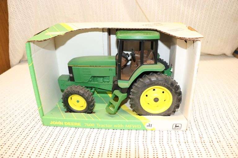 JD 7600 MFWD TRACTOR IN BOX