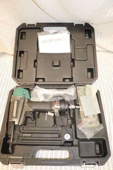 MASTERFORCE BRAD NAILER W CASE