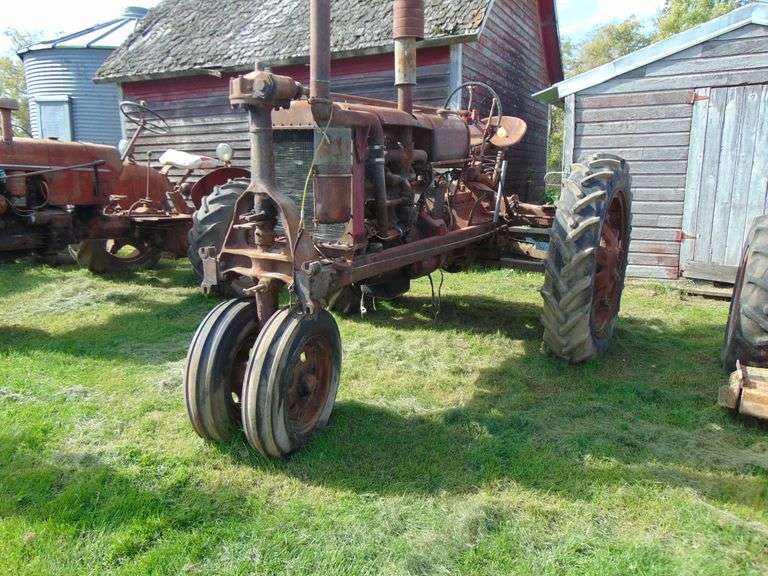 FARMALL F20, N/F SERIAL # 127126 ENGINE IS STUCK