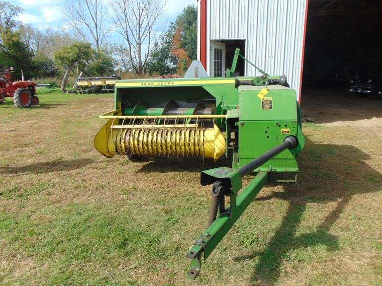 JD 336 SMALL SQUARE BALER, 540 PTO, NO KICKER, 8 BALE TWINES, AND SPARE TEETH