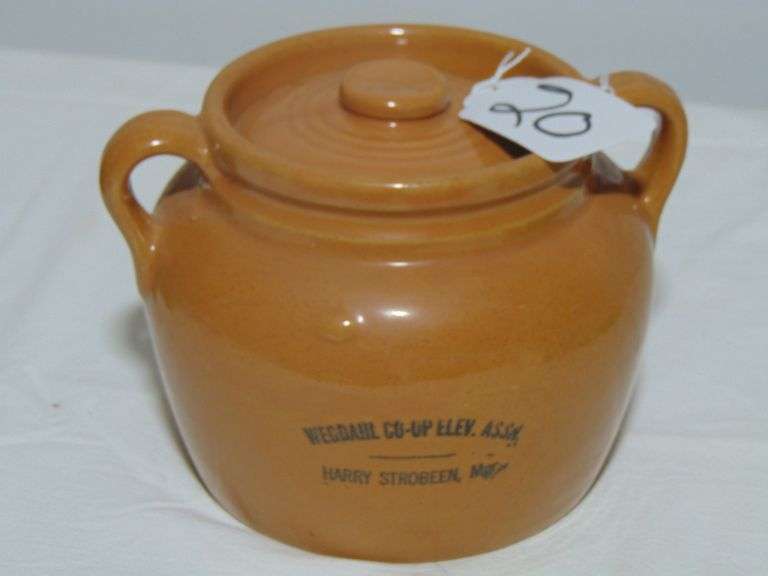1949 WEGDAHL COOP BEAN POT