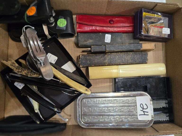 VINTAGE KNIVES & RAZORS