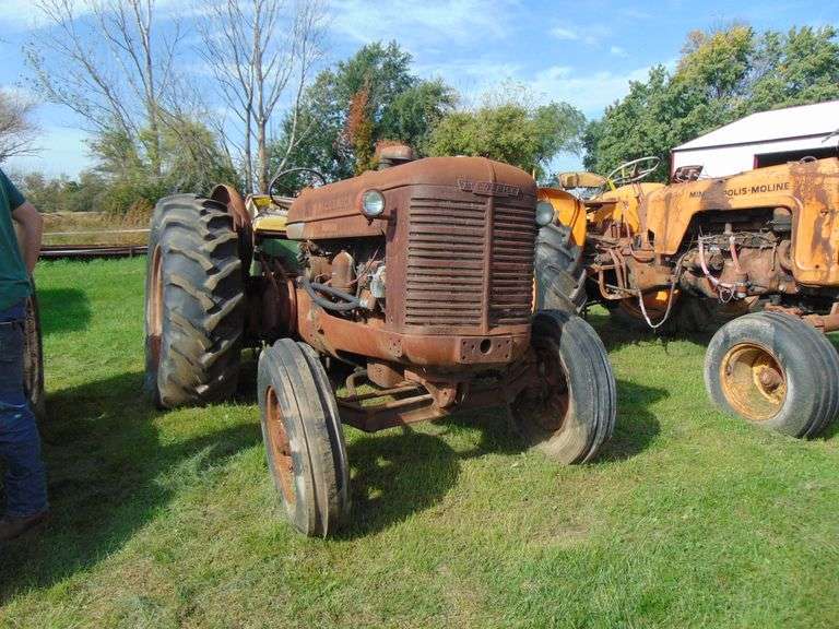 IH W/F W9,  NO SERIAL FOUND ENGINE IS STUCK