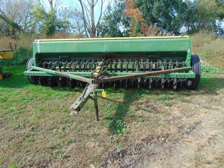 JD 8300 GRAIN DRILL 13', 6.5" SPACING, NO GRASS SEEDER