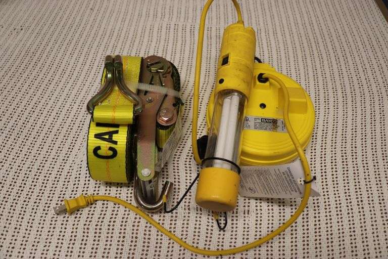 TROUBLE LIGHT & RATCHET STRAP