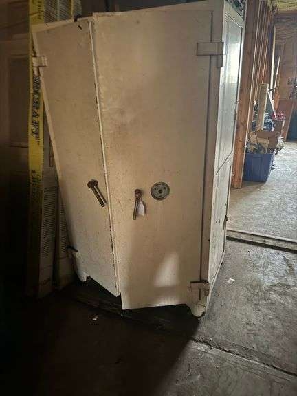 HEAVY DUTY SAFE