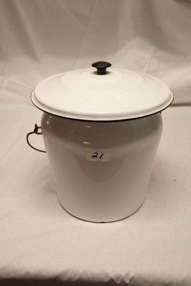 ENAMEL BUCKET W LID