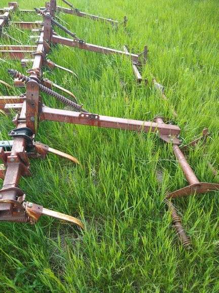 MODEL 45 DIGGER, 15', PULL TYPE, WITH 2 BAR DRAG, GOOD CONDITION, LOCATION LABOLT SD, RYAN 605-467-1599