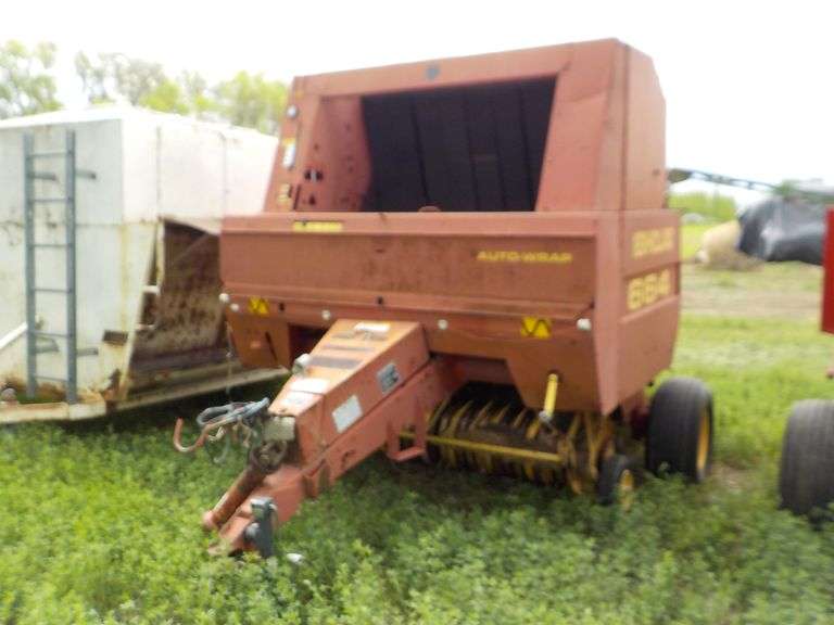 NEW HOLLAND 664 ROUND BALER, GOOD CONDITION, LOCATION LABOLT SD, JIM 605-467-1597